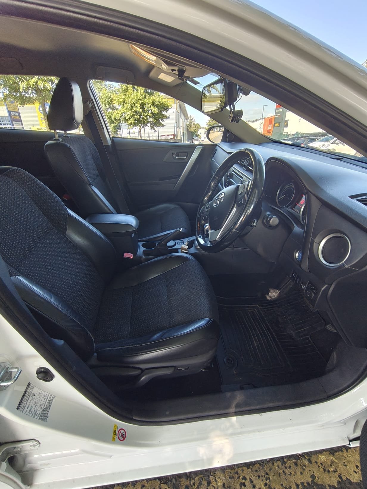 2014 - TOYOTA AURIS
