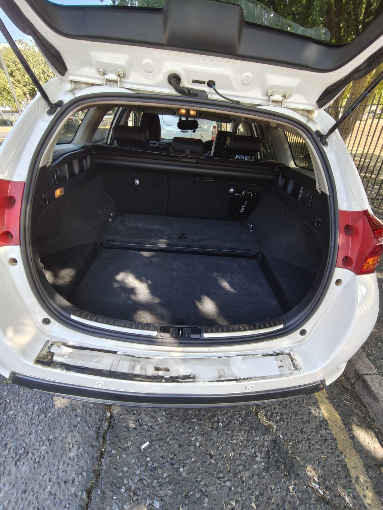2014 - TOYOTA AURIS