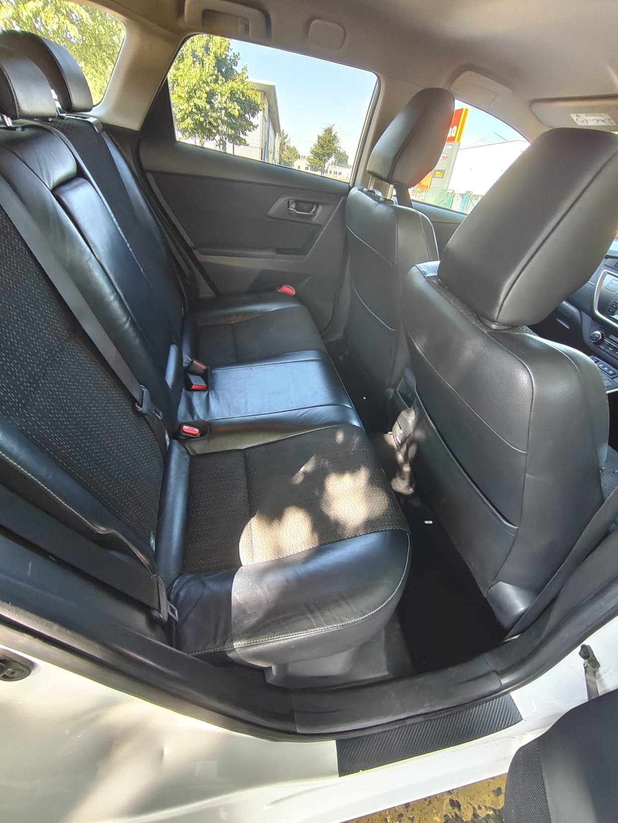 2014 - TOYOTA AURIS