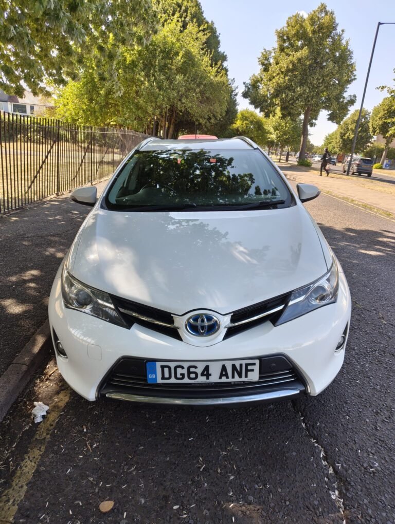 2014 - TOYOTA AURIS